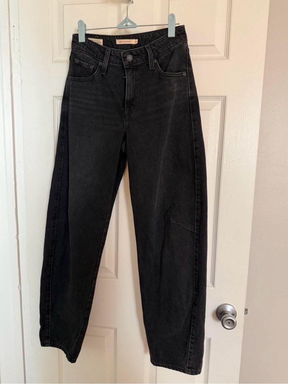Levi’s Barrel baggy dad jeans